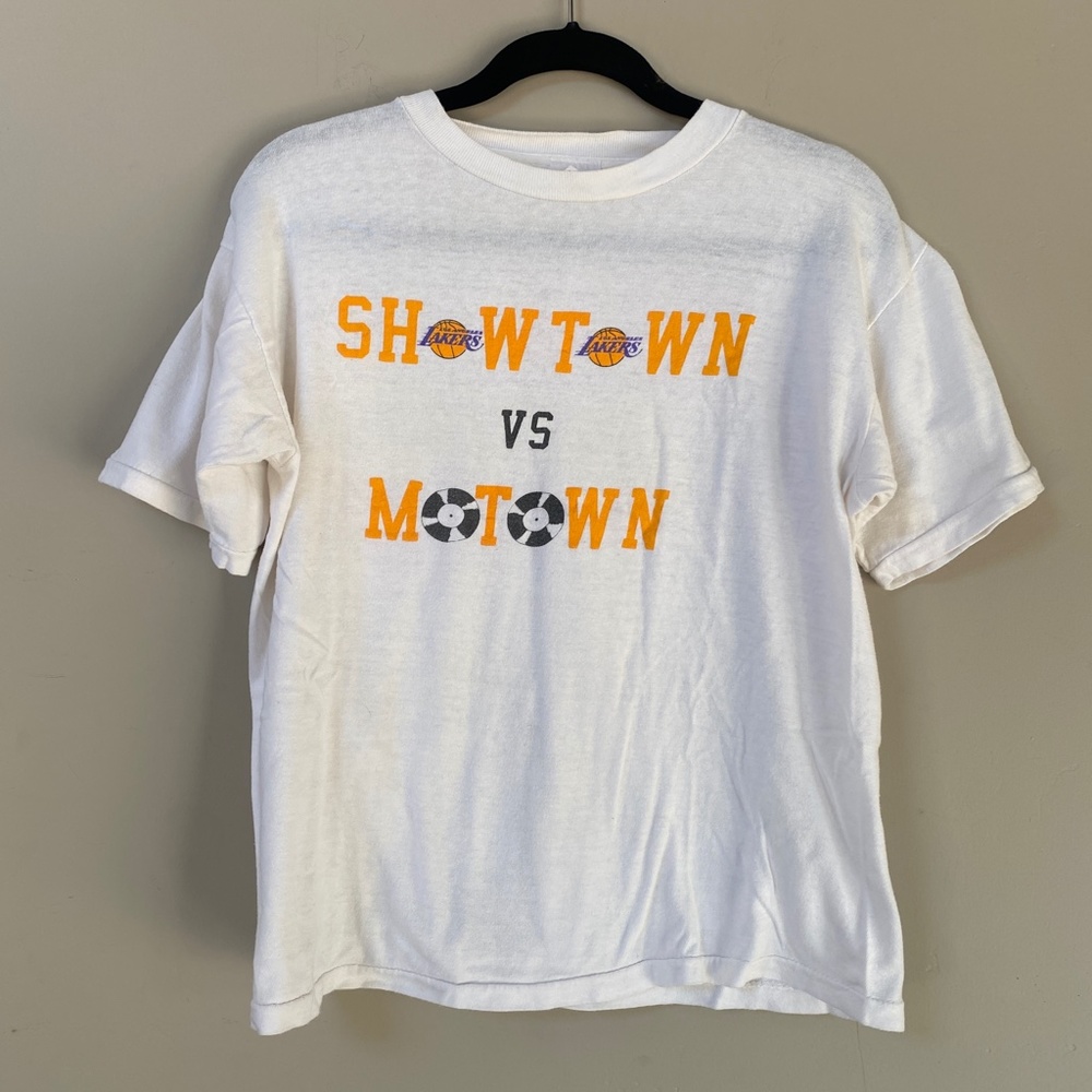 Rare Vintage Los Angeles LA Lakers versus Detroit Pistons Showtown Motow…
